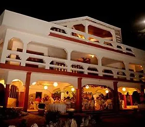 https://coral-cove-resort-spa.hotelsnegriljamaica.com