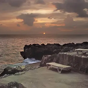 https://sunset-on-the-cliffs.hotelsnegriljamaica.com